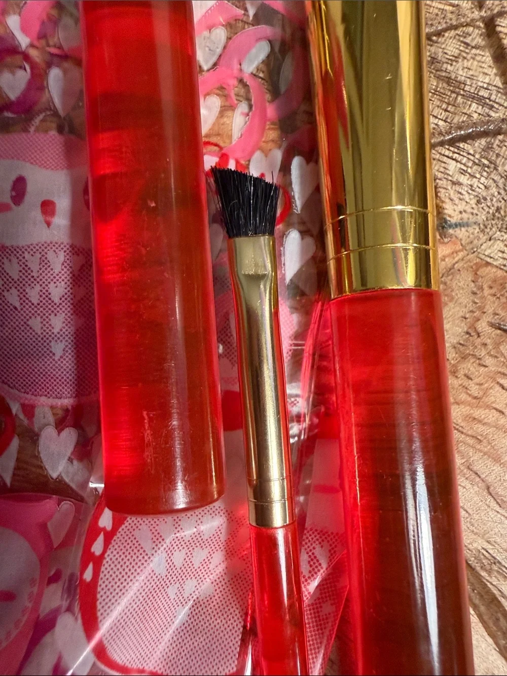 NWT 7 piece Makeup Brush Set with Red Handles and Gold Ferrules - mixed variety